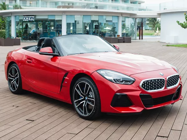 Dịch vụ thay Kính chắn gió xe BMW Z4 tận nơi